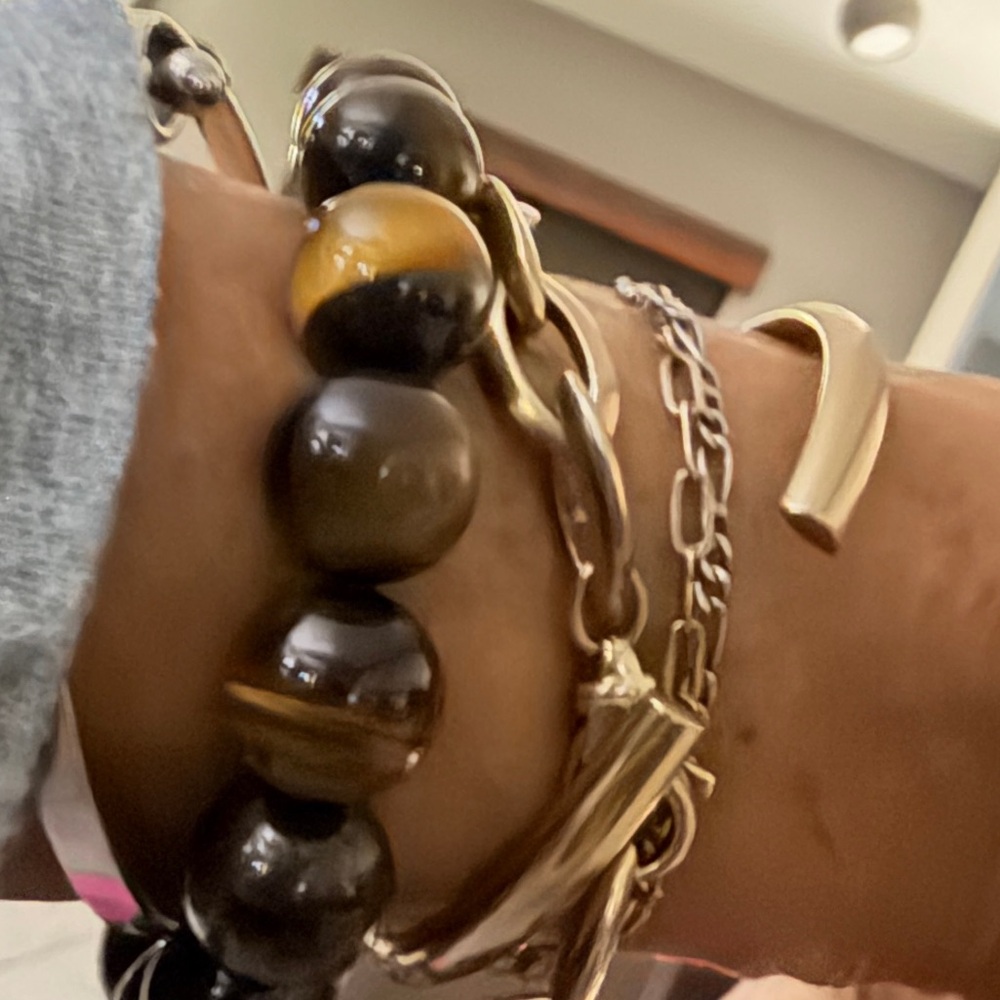 V to M Jewelry A-Baubles